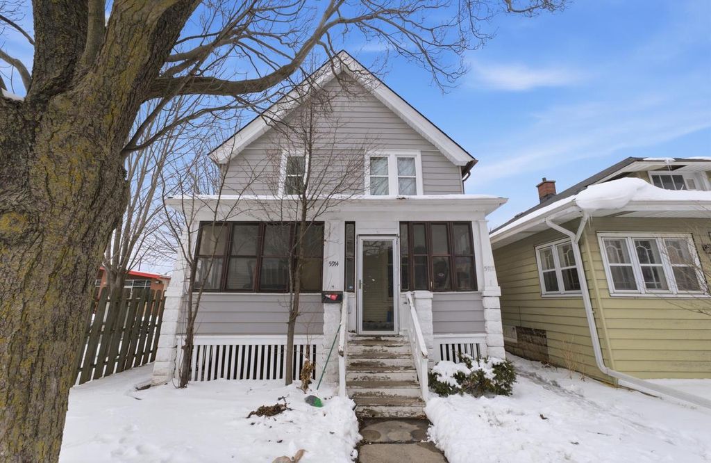 Photo of 5912 W Beloit ROAD #5914, West Allis, WI 53219 (MLS # 1954880)