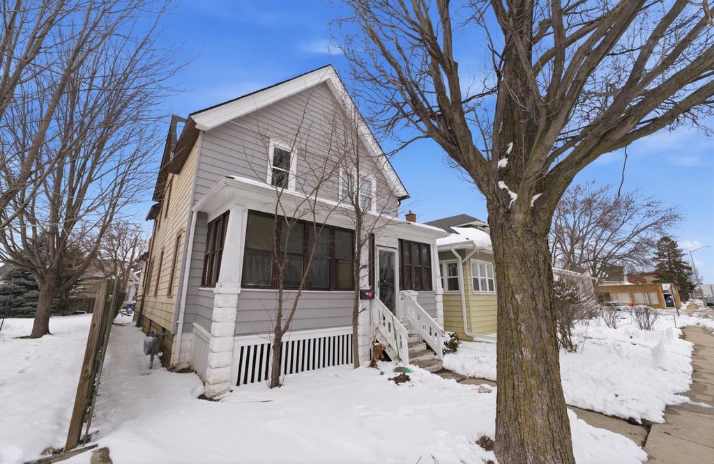 Photo of 5912 W Beloit ROAD #5914, West Allis, WI 53219 (MLS # 1954880)