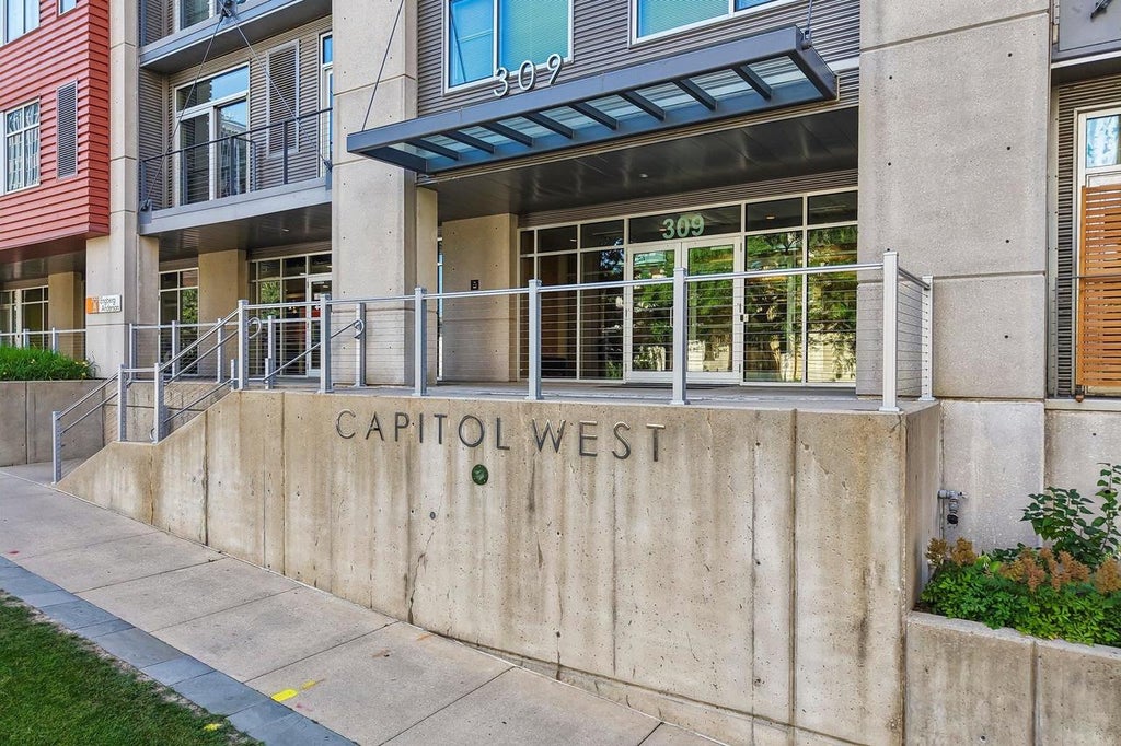 Photo of 309 W Washington AVENUE #613, Madison, WI 53703 (MLS # 2033481)