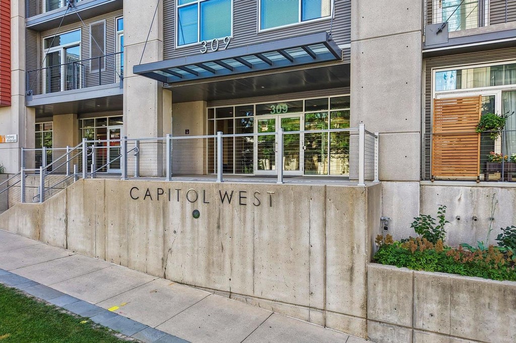 Photo of 309 W Washington AVENUE #613, Madison, WI 53703 (MLS # 2033481)