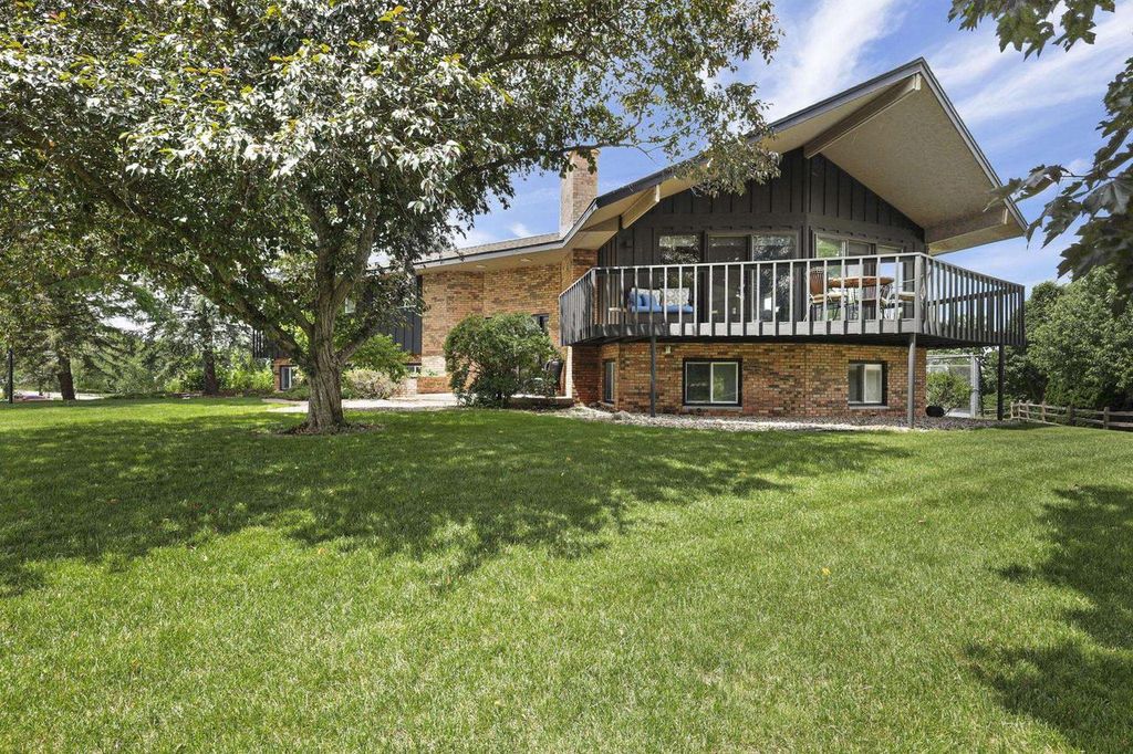 Photo of 4539 Stonewood DRIVE, Middleton, WI 53562 (MLS # 2024693)