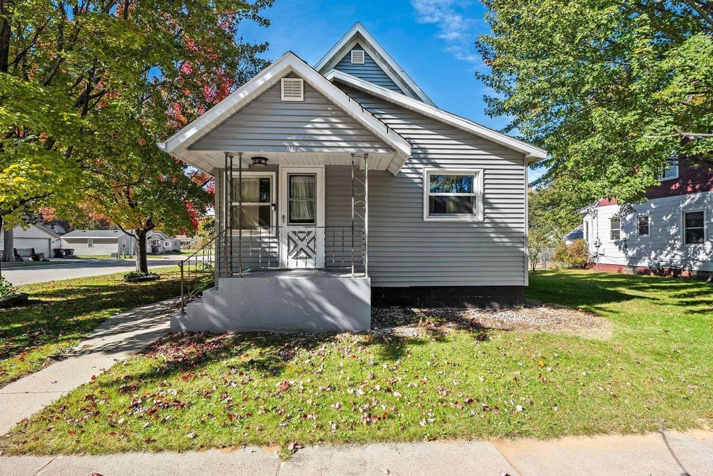 Photo of 941 S Lafayette STREET, Shawano, WI 54166 (MLS # 50334088)
