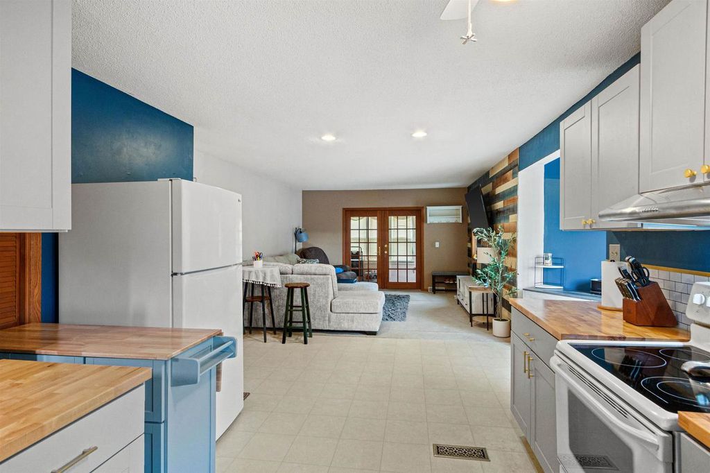 Photo of 1101 Francis STREET, Stevens Point, WI 54481 (MLS # 22602183)
