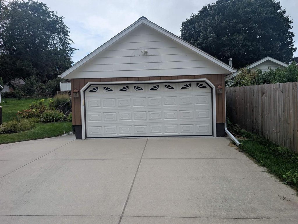 Photo of 302 Maple AVENUE, Clinton, WI 53525 (MLS # 2033547)
