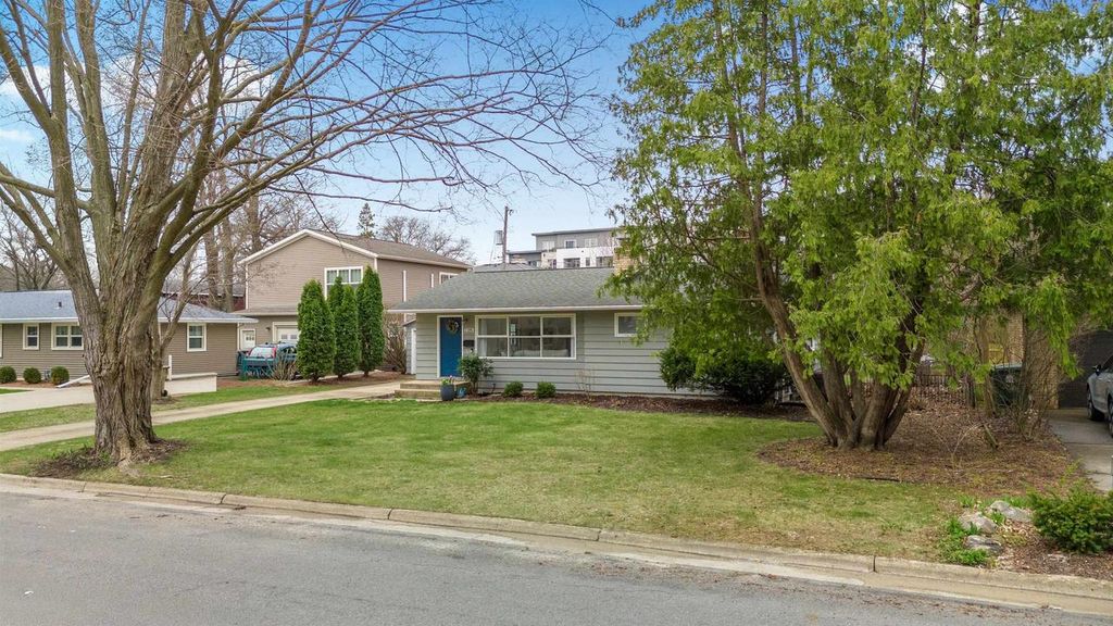 Photo of 226 N Meadow LANE, Madison, WI 53705 (MLS # 2019219)