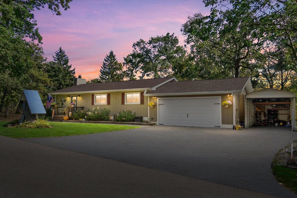 Photo of N3260 Tamarack ROAD, Lake Geneva, WI 53147 (MLS # 1985440)