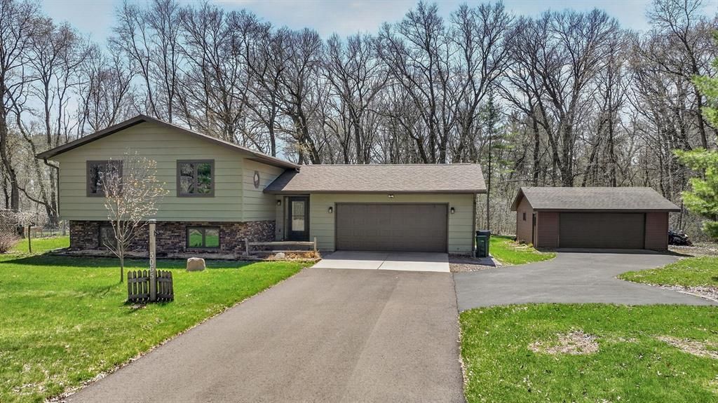 Photo of 3065 Davis DRIVE, Eau Claire, WI 54701 (MLS # 1599635)