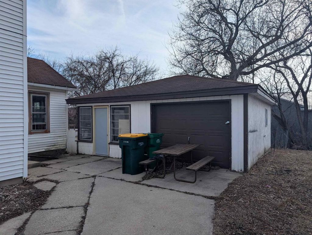 Photo of 404 Stoughton ROAD, Edgerton, WI 53534 (MLS # 2020379)