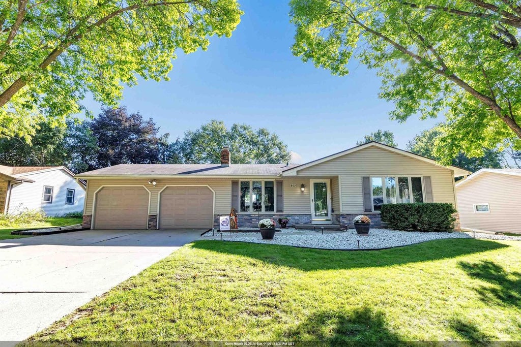 Photo of 863 Venus DRIVE, Green Bay, WI 54311 (MLS # 50333259)