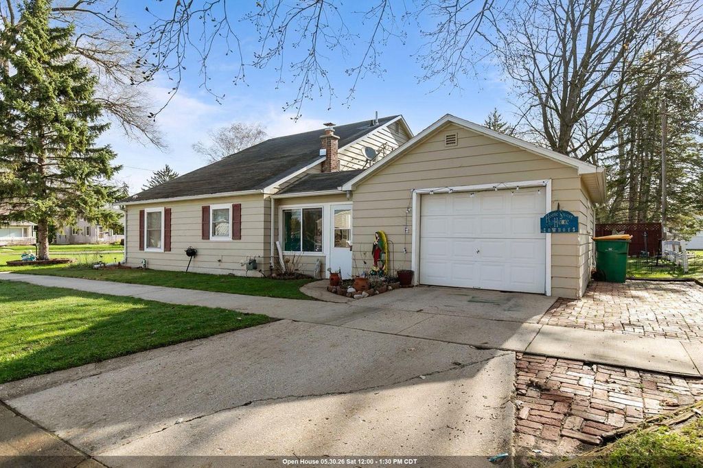 Photo of 556 Drury PLACE, Fond Du Lac, WI 54935 (MLS # 50326227)