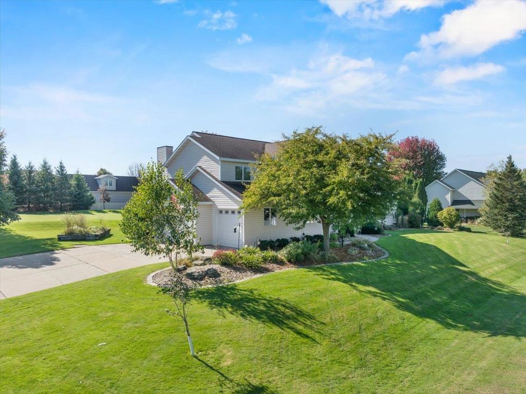 Photo of 2112 W 3rd STREET, Marshfield, WI 54449 (MLS # 22600873)