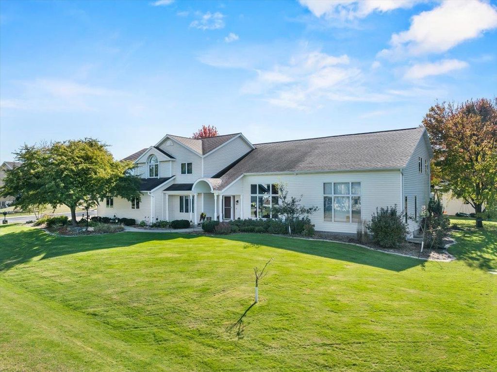 Photo of 2112 W 3rd STREET, Marshfield, WI 54449 (MLS # 22600873)