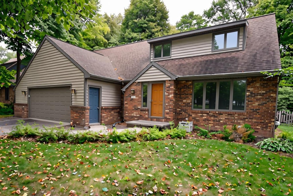 Photo of 3316 S White Birch LANE, Appleton, WI 54915 (MLS # 50332716)