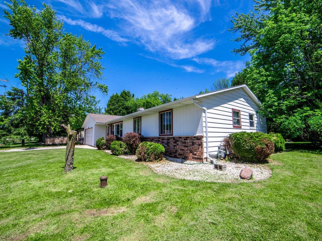 Photo of 4212 Hillcrest DRIVE, Oneida, WI 54115 (MLS # 50326991)