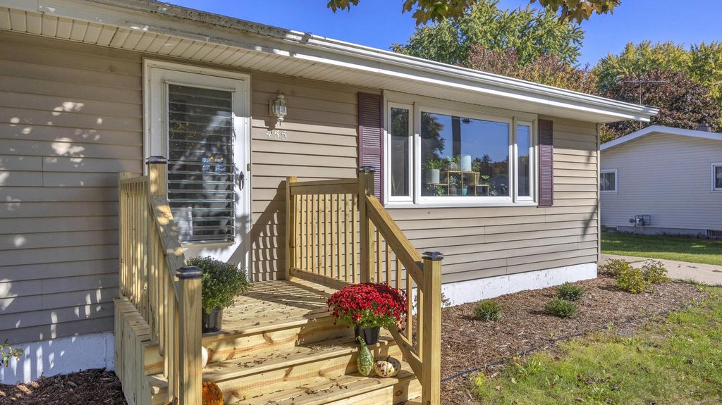 Photo of 455 E Scott STREET, Fond Du Lac, WI 54935 (MLS # 1984460)