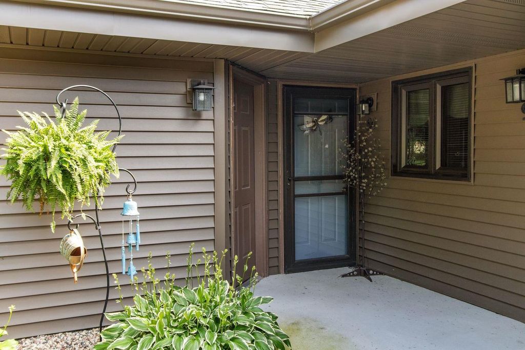 Photo of 91 Spencer Village COURT, Appleton, WI 54914 (MLS # 50328962)