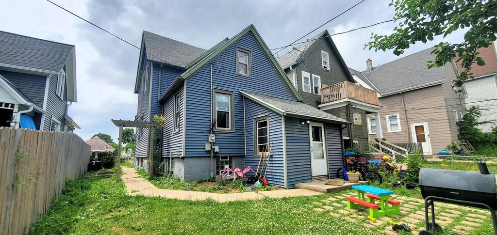 Photo of 1028 S 32nd STREET, Milwaukee, WI 53215 (MLS # 1970145)