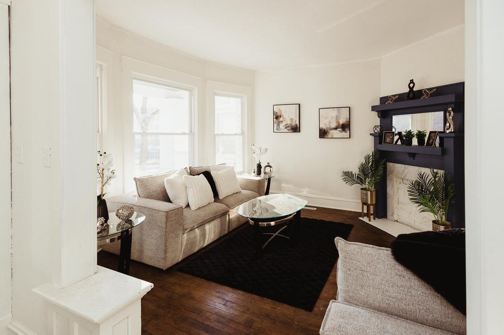 Photo of 507 N 31st STREET #509,509A, Milwaukee, WI 53208 (MLS # 1966168)
