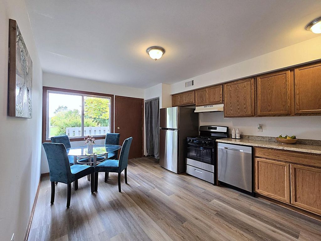 Photo of 1522 Big Bend ROAD #G, Waukesha, WI 53189 (MLS # 1939754)