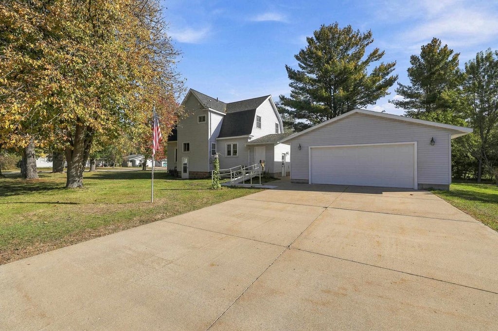 Photo of 910 Two Mile AVENUE, Wisconsin Rapids, WI 54494 (MLS # 22605083)