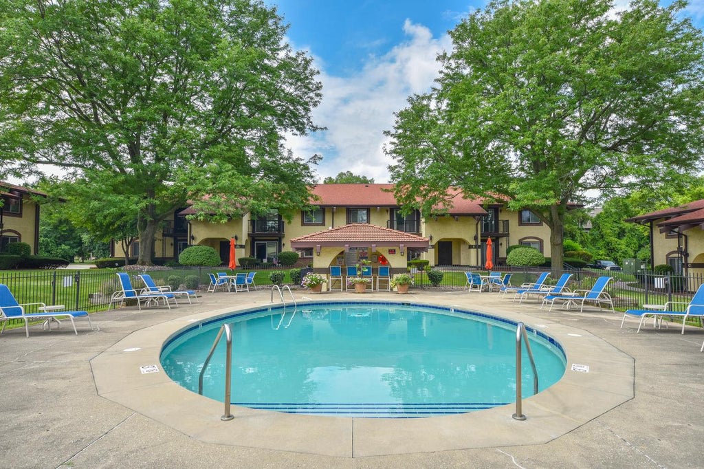 Photo of N82W13514 Fond du Lac AVENUE #B-105, Menomonee Falls, WI 53051 (MLS # 1975203)