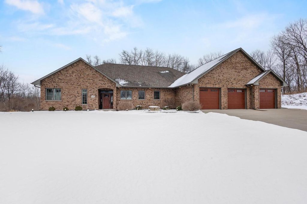Photo of 272 Lost Ridge COURT, Green Bay, WI 54302 (MLS # 50320968)