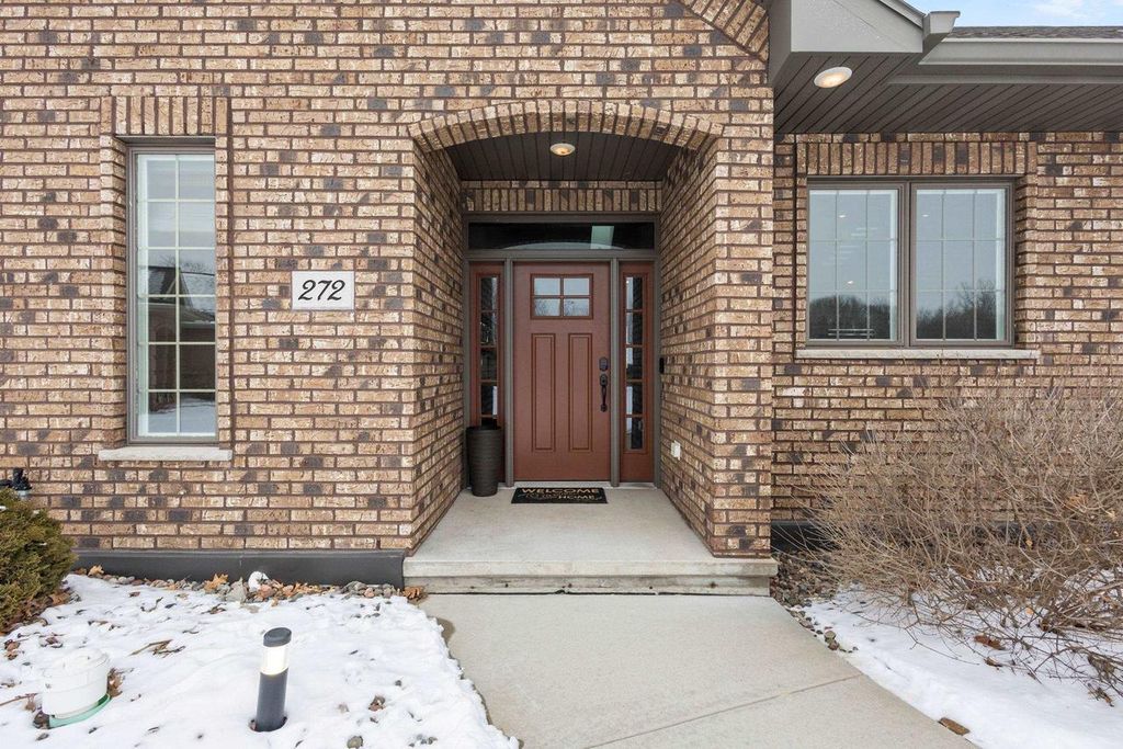 Photo of 272 Lost Ridge COURT, Green Bay, WI 54302 (MLS # 50320968)