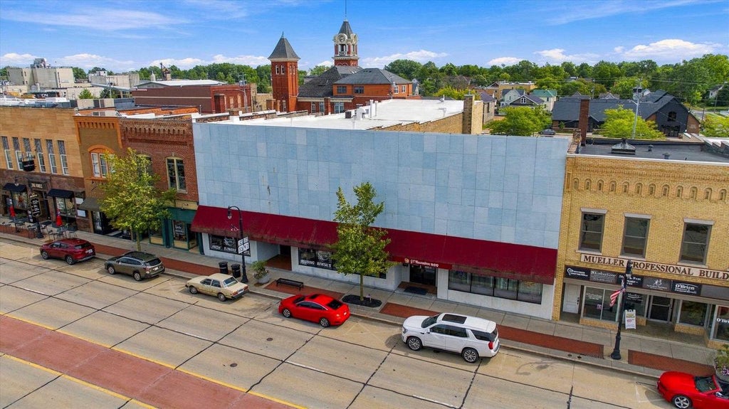 Photo of 227 S Central AVENUE #231-233 S Central Av, Marshfield, WI 54449 (MLS # 22604654)