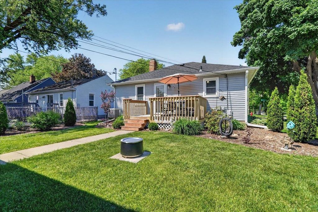 Photo of 1733 Porter AVENUE, Madison, WI 53704 (MLS # 2024251)