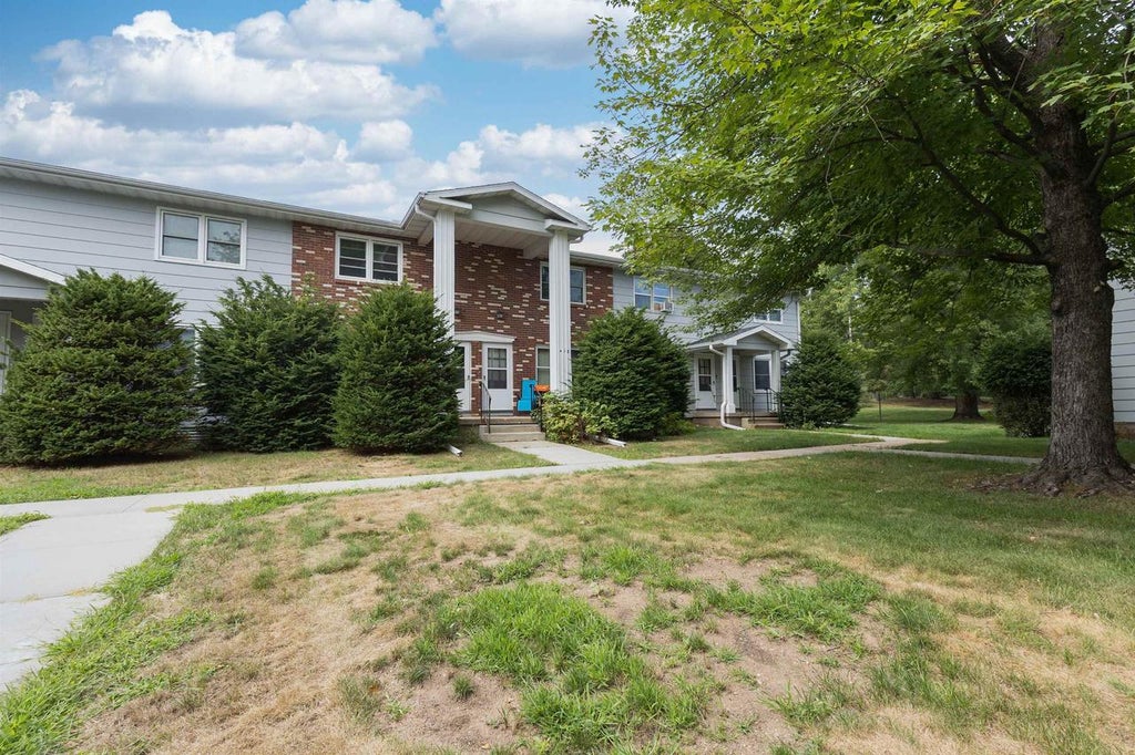 Photo of 1420 21st Avenue South AVE, Wisconsin Rapids, WI 54495 (MLS # 22604212)