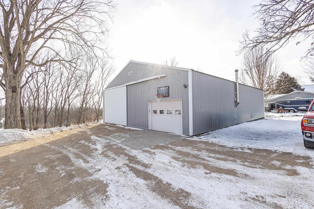 Photo of 94 County J ROAD, Benton, WI 53803 (MLS # 2015574)