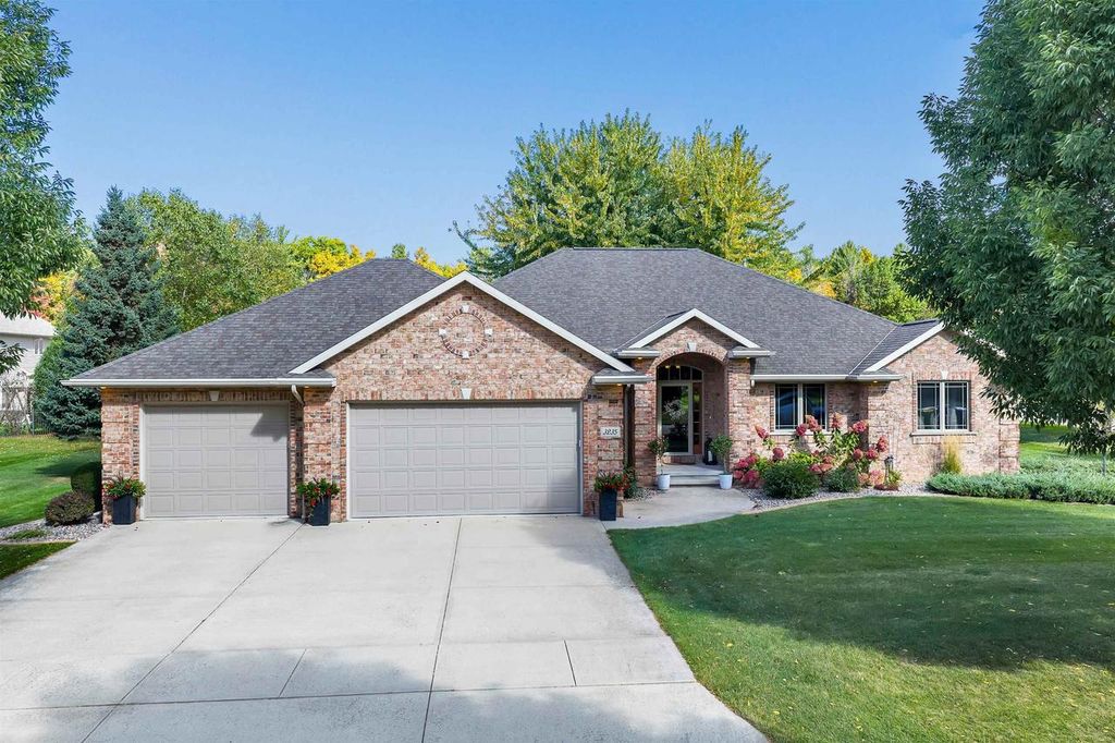 Photo of 3235 Hickory Ridge LANE, Green Bay, WI 54311 (MLS # 50319001)
