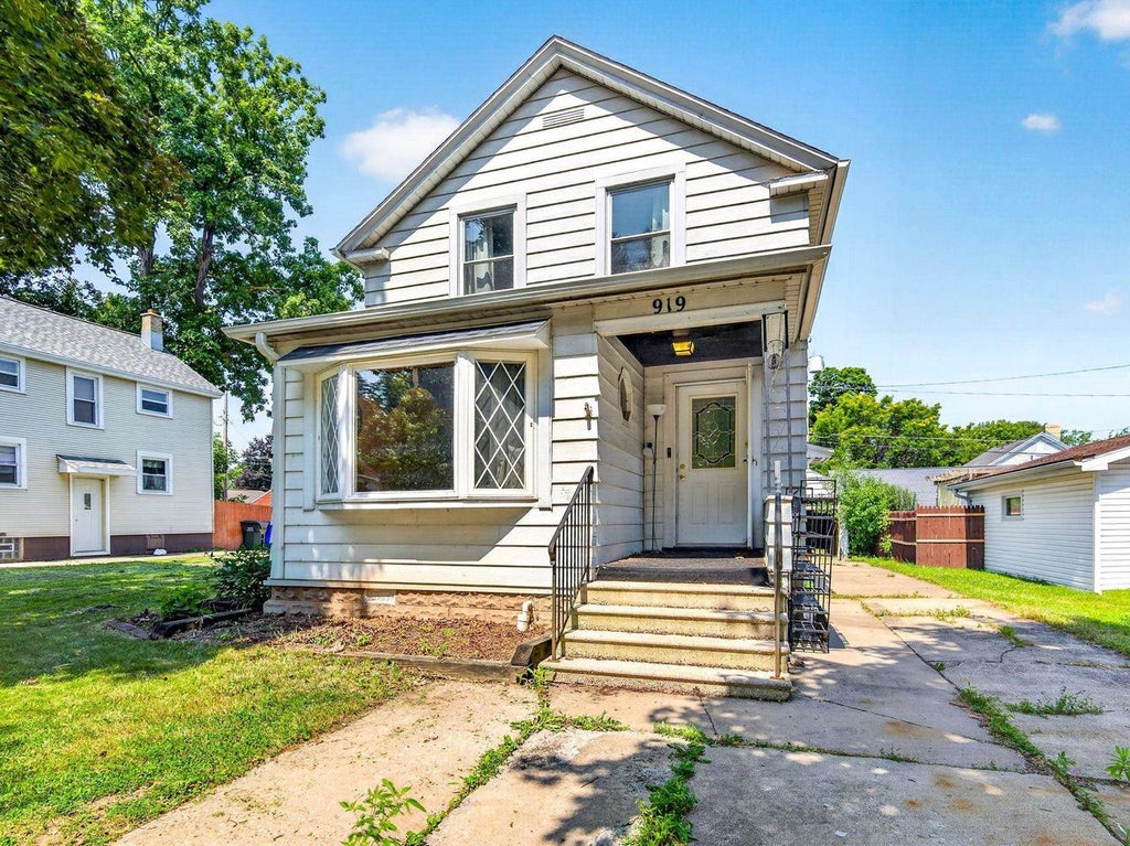 Photo of 919 Grignon STREET, Kaukauna, WI 54130 (MLS # 50330196)