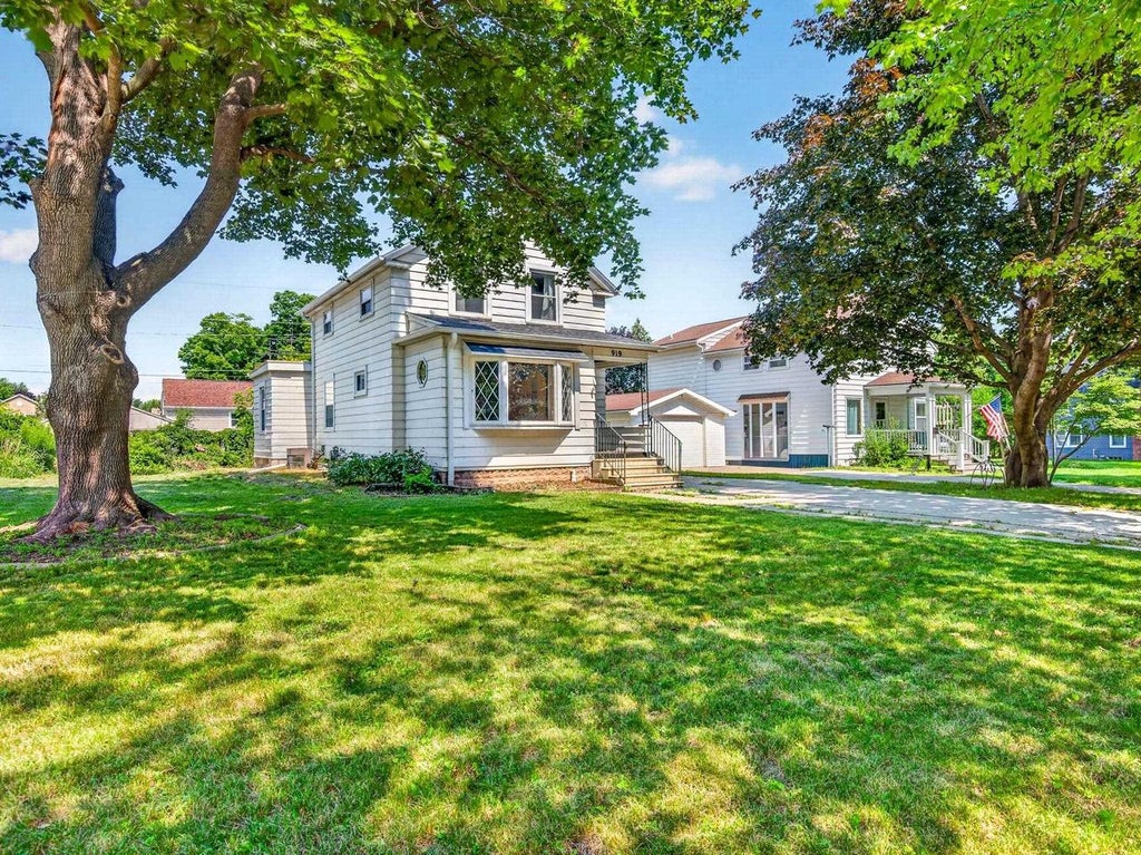 Photo of 919 Grignon STREET, Kaukauna, WI 54130 (MLS # 50330196)