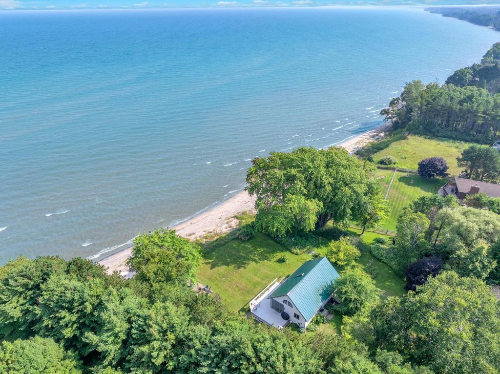 Photo of 12435 Lakeshore ROAD, Cleveland, WI 53015 (MLS # 1948651)