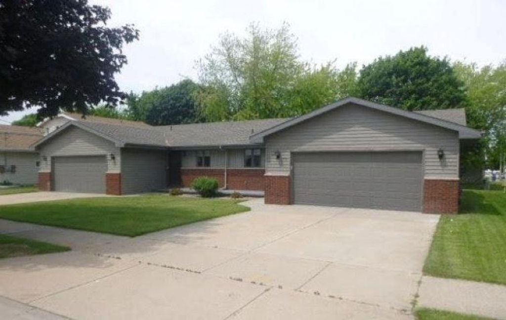 Photo of 514 E Elm DRIVE, Little Chute, WI 54140 (MLS # 50320069)