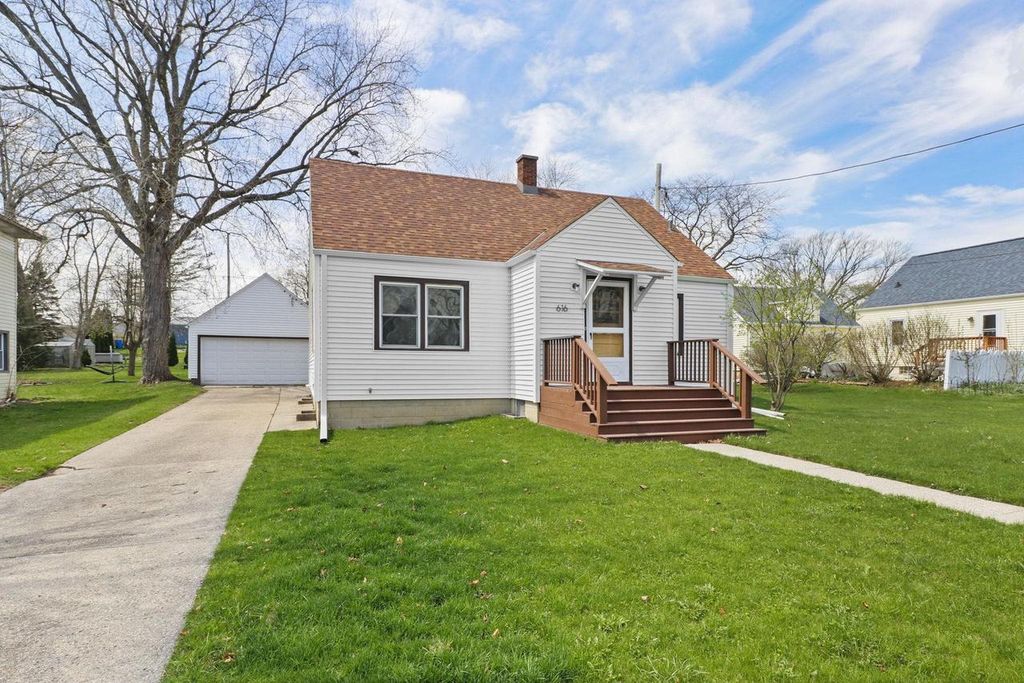 Photo of 616 Werner STREET, Watertown, WI 53098 (MLS # 2020198)