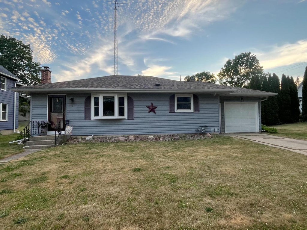 Photo of 119 Roosevelt STREET, Fort Atkinson, WI 53538 (MLS # 1966268)