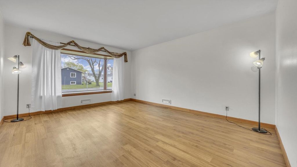 Photo of 20 N National AVENUE, Fond Du Lac, WI 54935 (MLS # 1959876)