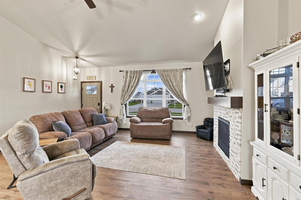 Photo of 2014 Bear Paw TRAIL, Kaukauna, WI 54130 (MLS # 50331249)