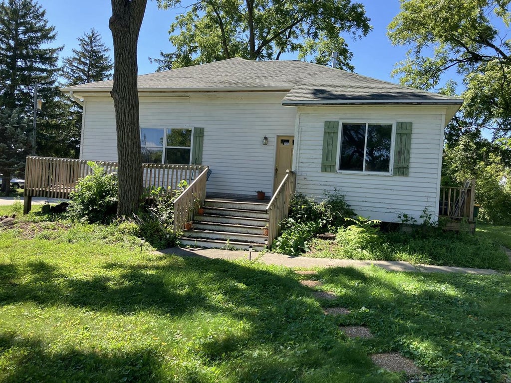 Photo of 10400 W Parnell AVENUE, Hales Corners, WI 53130 (MLS # 1984063)