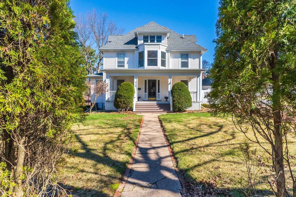 Photo of 910 Fulton STREET, Wausau, WI 54403 (MLS # 22601542)