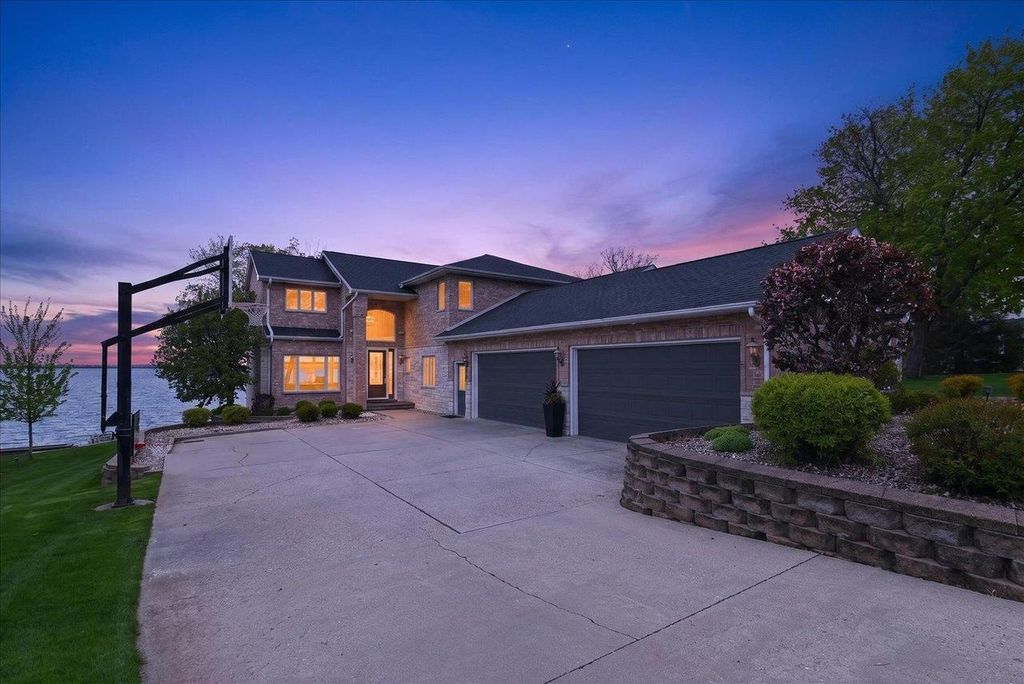 Photo of 3066 Shadyside DRIVE, Stoughton, WI 53589 (MLS # 2022262)