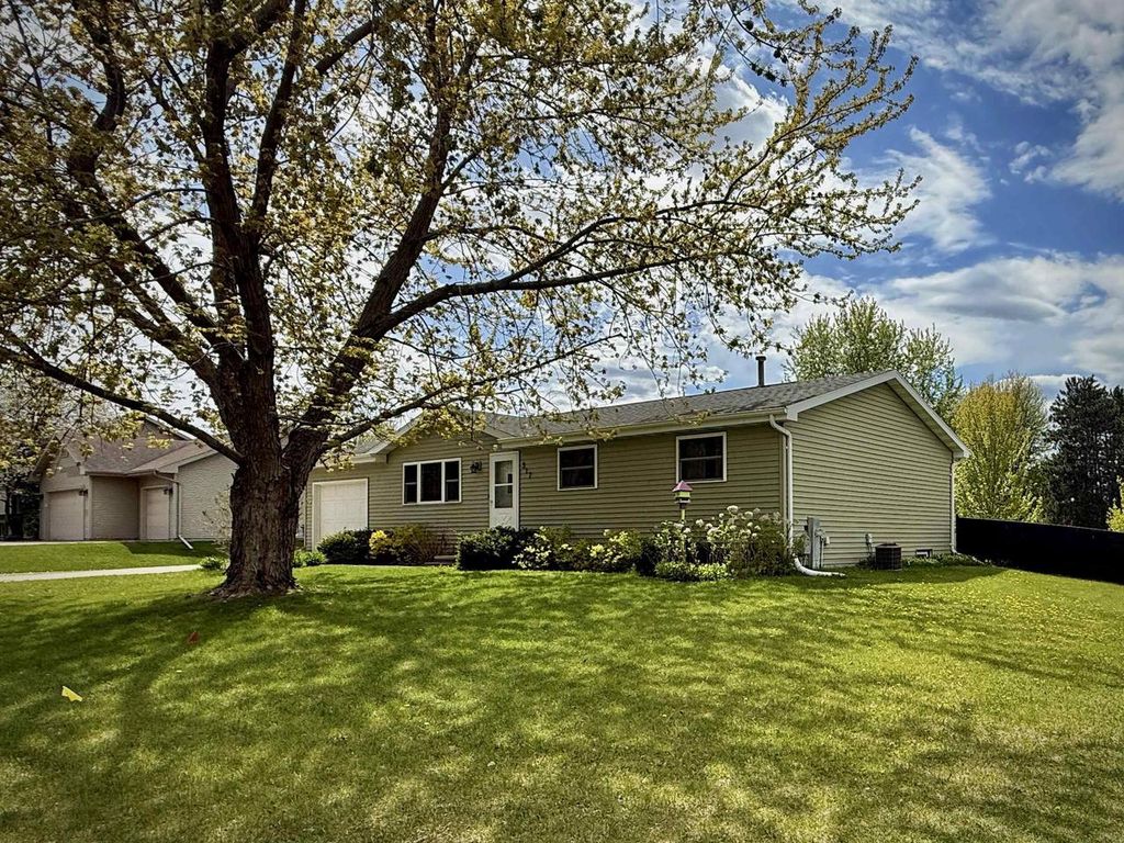 Photo of 317 Sacramento STREET, Berlin, WI 54923 (MLS # 50325423)
