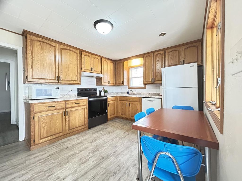 Photo of 401 Gardners Row, Appleton, WI 54915 (MLS # 50322301)