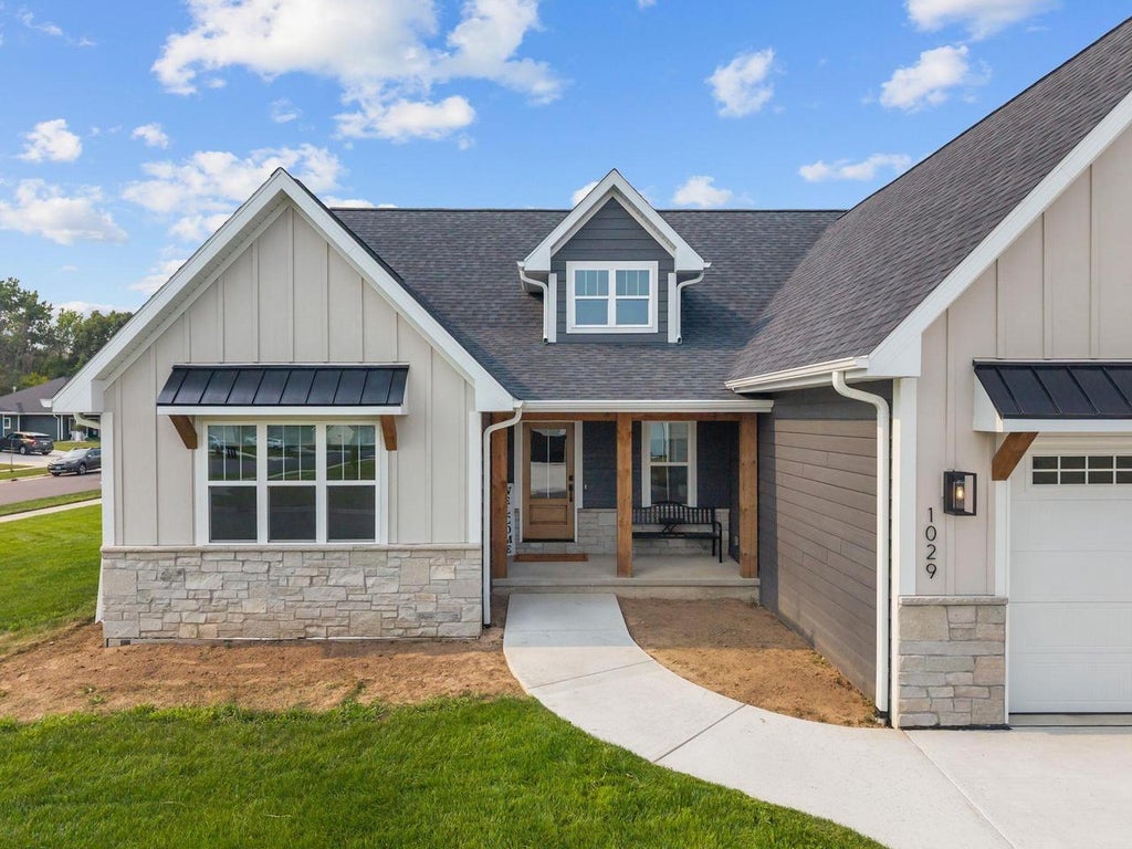 Photo of 1029 Lancaster COURT, Green Bay, WI 54313 (MLS # 50330789)