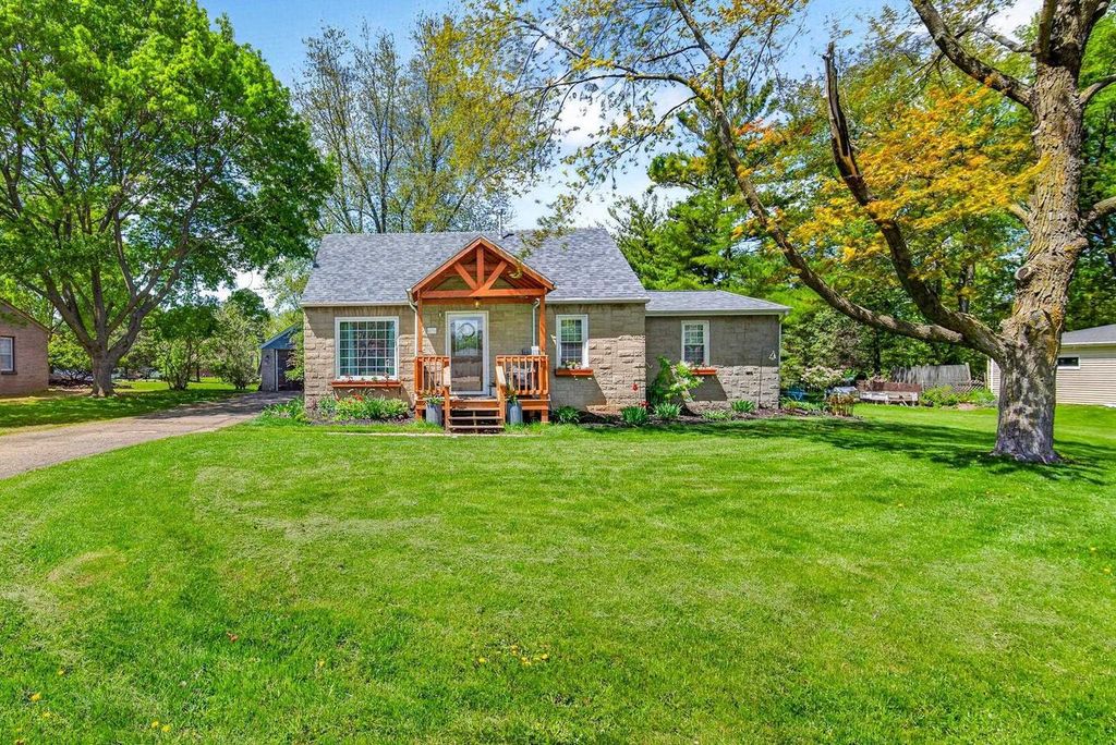 Photo of 2425 Barbara AVENUE, Appleton, WI 54915 (MLS # 50325486)