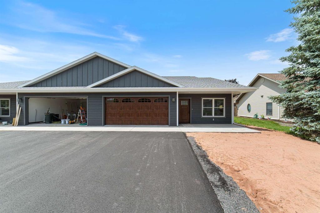 Photo of 3317 Baxter AVENUE, Superior, WI 54880 (MLS # 6123571)