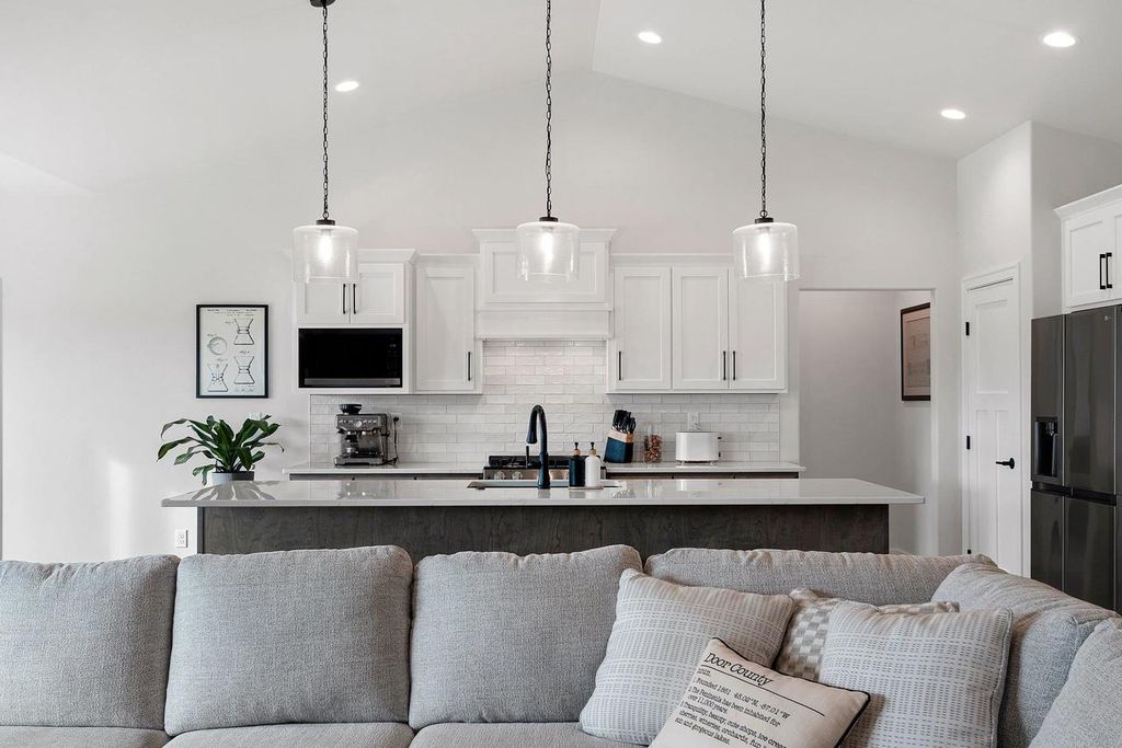 Photo of 2652 Chambers CROSSING, Suamico, WI 54313 (MLS # 50318738)