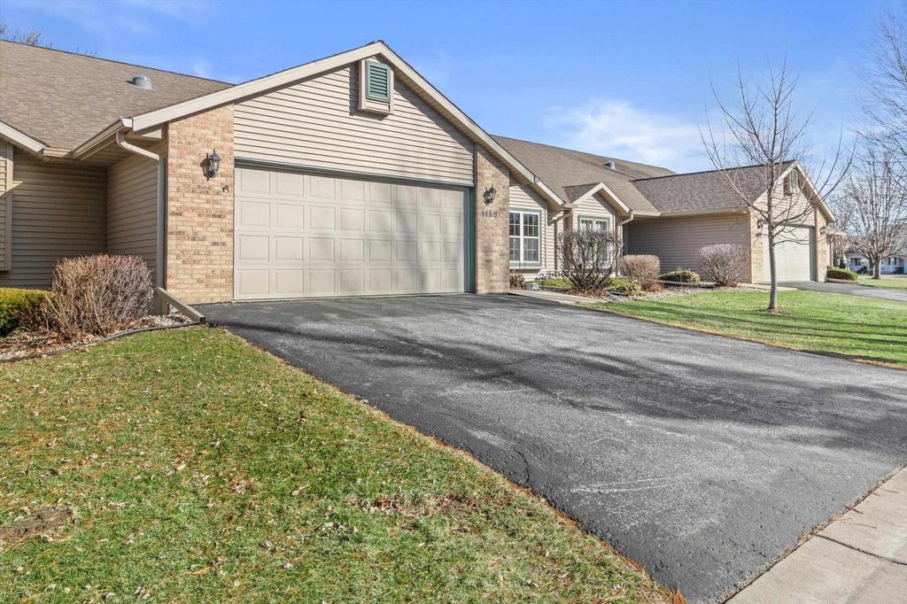 Photo of 1156 Sawyer WAY #1156, Sun Prairie, WI 53590 (MLS # 2017343)